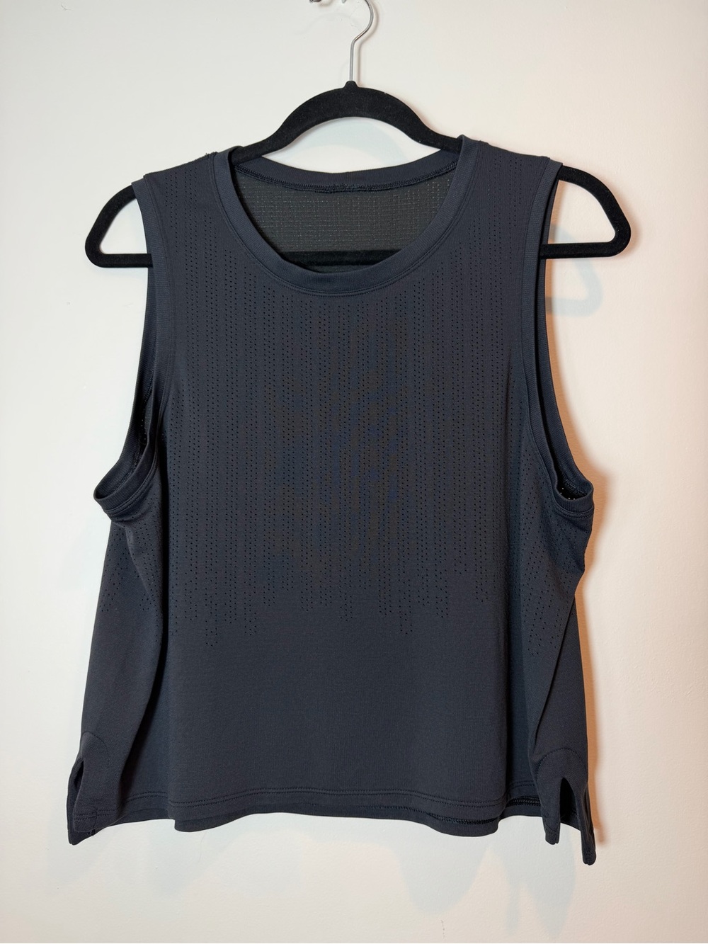 Lululemon Train to Be Tank Top - Black Mesh Cropped Workout Tank Sz Large